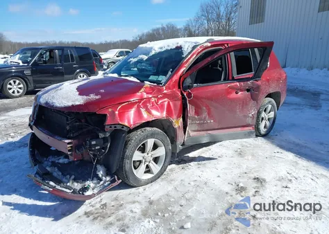 2016 Jeep Compass Latitude z USA, uszkodzony, nr VIN 1C4NJDEB1GD810356